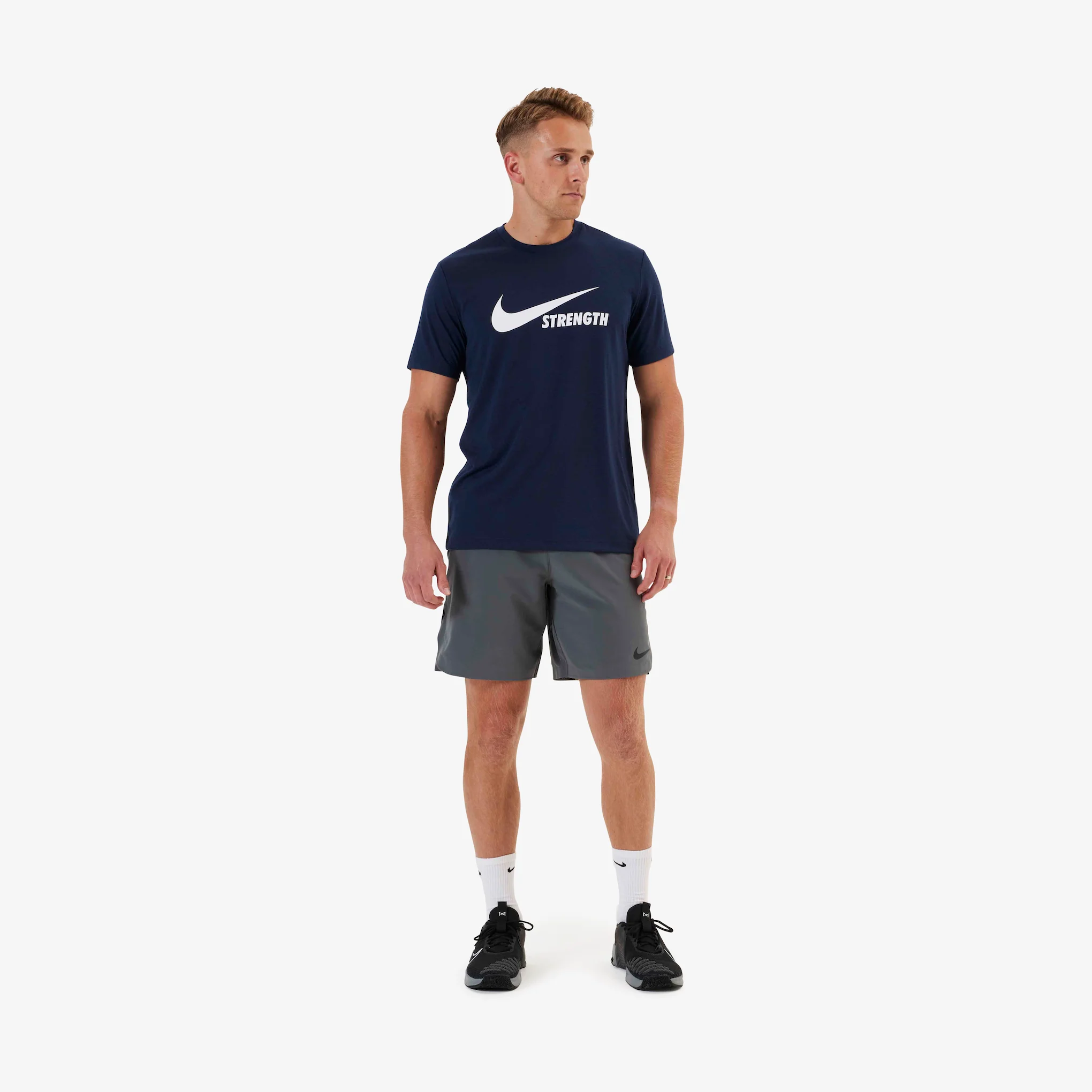 Nike Strength Men's Tee - Image 18