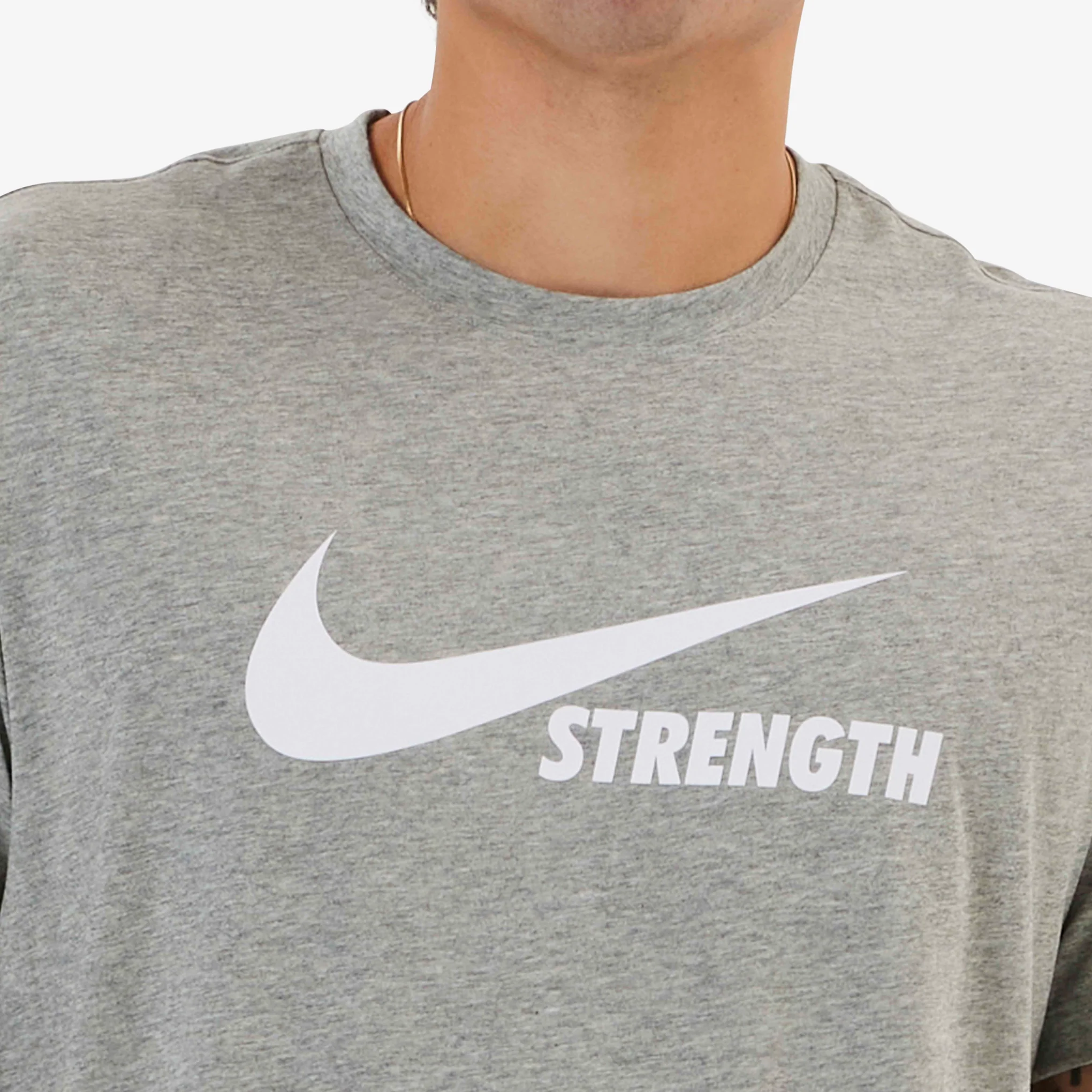Nike Strength Men's Tee - Image 26