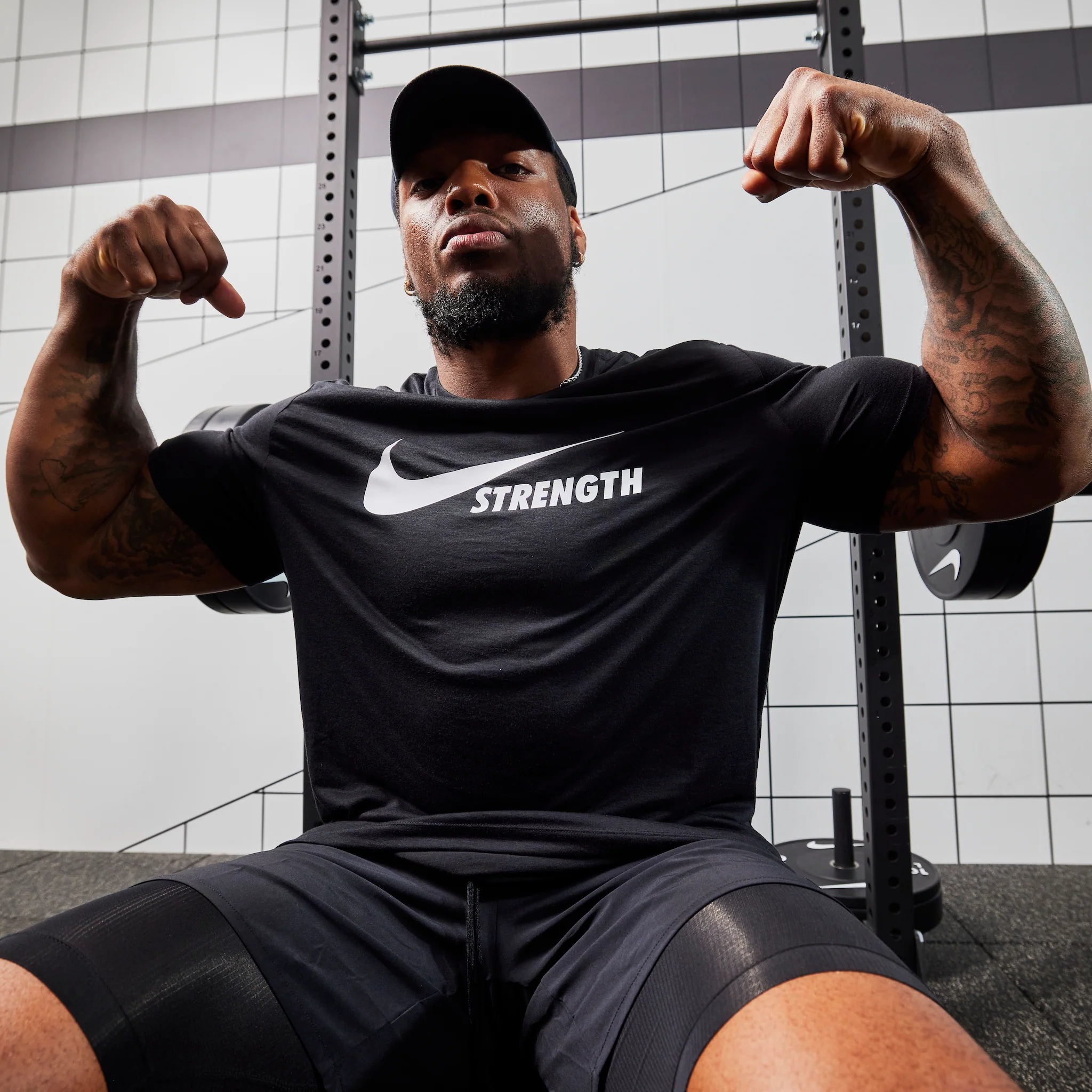 Nike Strength Men's Tee - Image 3