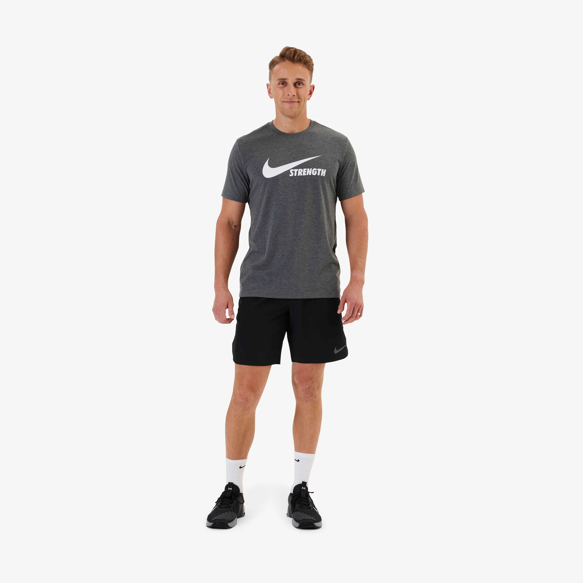 Nike Strength Men's Tee - Image 32