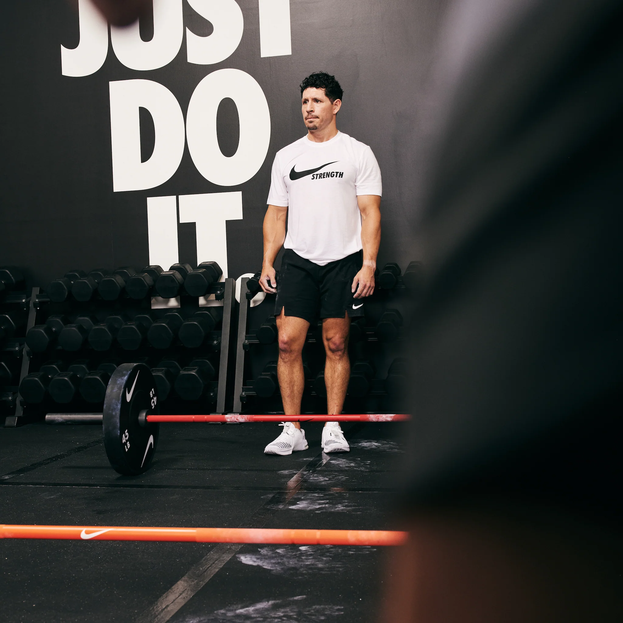 Nike Strength Men's Tee - Image 9